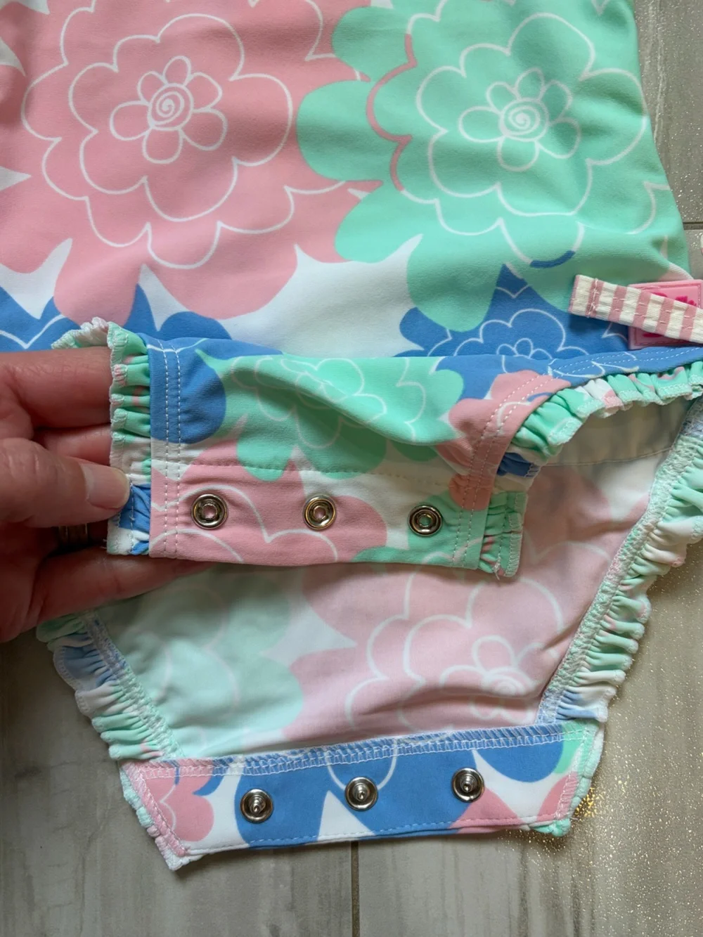 NWT RuffleButts Pastel Petals Long Sleeve RashGuard 1-piece Swimsuit Girls 3-6M